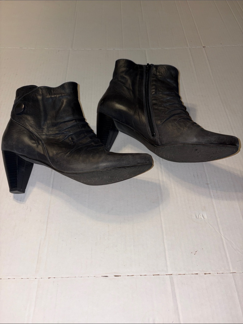 Dark gray Eric Michael heeled boots size 42